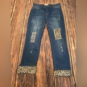 L&B Size 16 Leopard Patch Distressed Stretchy Cuffed Hem Jeans. Great Condition